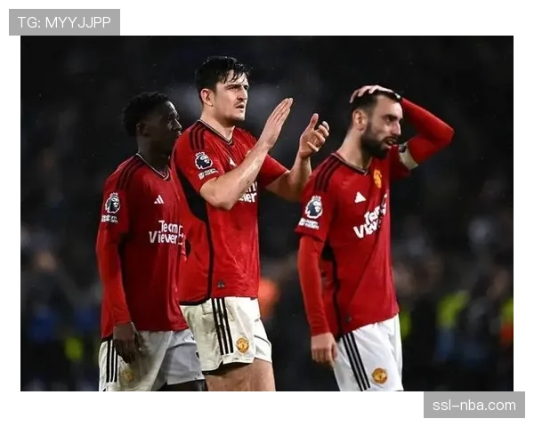 名家专栏:曼联防线重组初见成效,但中场创造力问题仍需解决